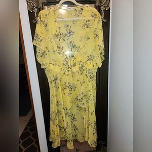 Beautiful  High Low Chiffon  blouse by Simply Be  Size 18
